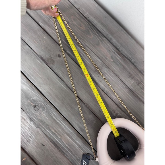 NWT Liliana Vegan Leather Cloud Oval Cream Puffy Top Handle Bag With Gold Chain - Picture 9 of 10